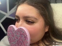 Hola chicas soy lashista me ubico en📍Visalia y estoy agendando para estas  fechas mis especiales son $40 Clásico $45 Híbrido $55 Wet Set, Wispy Y  Volumen $70 Mega Volumen Les dejo en