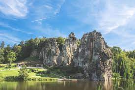 Around 5,800 hotels, guesthouses, youth hostels, nature houses and camping sites are tailored to the needs of cyclists. Bett Bike Home