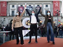 Díaz ayuso visita ayer el centro de procesamiento y difusión de datos de las elecciones madrileñas. La Campana Electoral De Madrid Desde Este Lado De La Camara Photolari