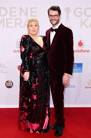 Den erfolg von maite kelly bei let's dance erklärt florent raimond so: Maite Kelly Ihr Ex Florent Zeigt Sich Ganz Verliebt Mit Seiner Neuen Gala De