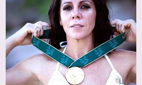 Adoro vôlei de praia, menina. 1Âª Medalhista E Porta Bandeira A Historia De Sandra Pires