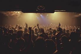 Pour les voyageurs, barcelone est sans aucun doute l'une des meilleures villes de la planète. Les Meilleures Boites De Nuit De Barcelone Pour Faire La Fiesta