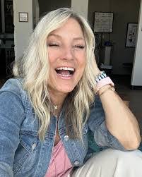 Traci Mahan's Instagram, Twitter & Facebook