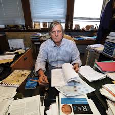 May 31, 2021 · une publication qui égratigne un peu plus l'image de didier raoult, déjà très controversée, alors que le livre raoult. Coronavirus Qui Est Didier Raoult Ce Medecin Qui Plaide Pour Le Recours A La Chloroquine