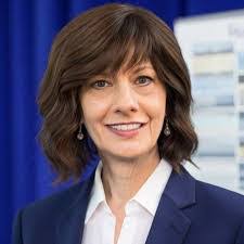 Traci Dellinger's Instagram, Twitter & Facebook