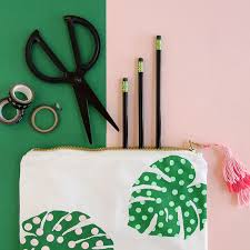 This simple diy pencil case is endlessly customizable and kids can make them on their own with a little help from an adult. 19 Diy Pencils Pencil Cases