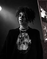 Aesthetic Black And White Instagram Profile Pictures 112 1 Mil Me Gusta 1 052 Comentarios Im Gone Ianndior En Instagram Fly Thru The Nig In 2020 Black And White Aesthetic White Rapper White Aesthetic