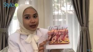 Baik komedo hitam atau komedo putih, keduanya dapat menjadi masalah yang dapat menggangu dan menurunkan kepercayaan diri. Rekomendasi Skincare Untuk Atasi Komedo Membandel Menurut Dokter Spesialis Kulit Tribun Batam