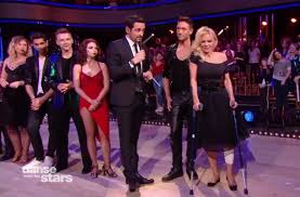 Iris mittenaere, anthony colette et patrick dupond ont dansé un contemporain sur le parquet de danse avec les stars retrouvez toutes les performances de la saison 9 de l'émission danse avec les stars sur tf1, remportée par clément rémiens ! Danse Avec Les Stars Annoncee Forfait Pamela Anderson S En Sort Bien Le Parisien