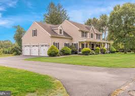 64 Richards Ln, Newark, DE 19711