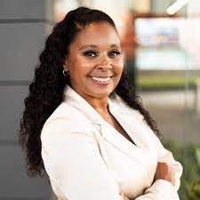 Leanne Constantine's Instagram, Twitter & Facebook