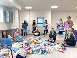  news  file size: College Students Knit For Victory Radio Exe