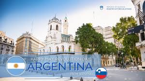It occupies a continental surface area of 1,078,000 square miles (2,791,810 square kilometers) and is located between the andes mountains in the west and the south atlantic ocean in the east and south. Argentina Mfa Argentinamfa Twitter