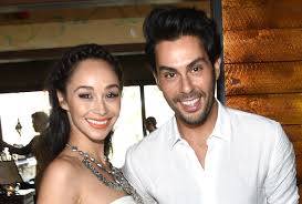 Расческа the large wet detangler capri blaze. Cara Santana And Joey Maalouf Partner For The Glam App Thefashionspot