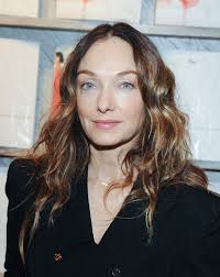 Are Trendy Fractured Mirrors Too 'Psycho' for the Home?