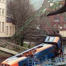 Bayer healthcare ag, wuppertal, germany. Vor 20 Jahren Erschutterte Der Schwebebahn Absturz Wuppertal Waz De