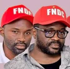 Le coordinateur national du #FNDC Abdourahamane SANO était à l'ambassade  des USA🇺🇸 en Guinée🇬🇳 pour la signature du livre de Condoléances. Simon  Henshaw a été un diplomate résolument attaché aux valeurs démocratiques