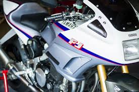 福岡県春日市にあるmoto shop tgのヤマハ fj1200改 3cv をご紹介します 現代のfjr1300の前身とも言えるfj1200ですが moto shop tgの車両は もともとツアラーとして作られたfj1200を 気持ちよく曲がるfj というコンセプトのもと ブレンボ バイクショップ