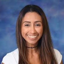 Anna Florek's Instagram, Twitter & Facebook