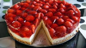 Szybkie ciasto z truskawkami i galaretką, czyli proste ciasto. Biszkopt Z Truskawkami I Galaretka Silesia Dzieci