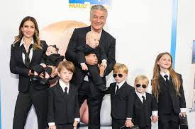 They have three kids, carmen, rafael, and leo, the last of whom was born this september. Hilaria Baldwin Sie Denkt Uber Kind Nummer Sieben Nach Gala De