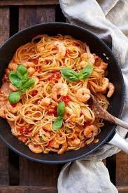 Nudeln Mit Garnelen Und Tomaten Sahnesauce 20 Min Kochkarussell Rezept Nudeln Mit Garnelen Sahnesauce Rezepte