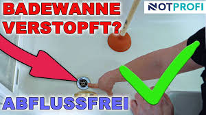 Wenn du den abfluss deiner dusche oder deiner badewanne reinigen möchtest, dann solltest du circa zwei liter cola verwenden. Badewanne Verstopft Was Tun Hausmittel Und Reinigungstipps Youtube