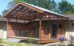 Cerramientos terrazas madera en el techo al igual como lo vemos en la imagen, nos nuestra la mejor posibilidad de cerrar una terraza sin muros como tampoco techos formales, la instalación de varillajes en el entorno las terrazas, es vital solo la construcción de varillajes. Tipos De Techos Para Terrazas Distintos Modelos Con Fotos