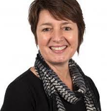 Gina Pickering's Instagram, Twitter & Facebook