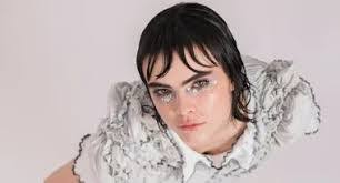 Kat Decker's Instagram, Twitter & Facebook