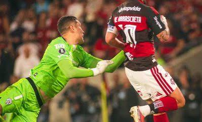 Flamengo domina o Bragantino no Maracan&atilde;, vence por 2 a 1 e segue firme na lideran&ccedil;a - AG&Ecirc;NCIA ESPORTE