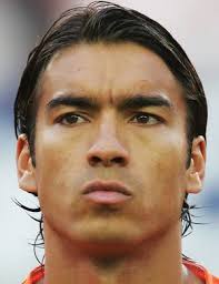 Giovanni christiaan van bronckhorst oon (born 5 february 1975), also known by his nickname gio, is a dutch former footballer who recently coached guangzhou r&f in the chinese super league. Giovanni Van Bronckhorst Player Profile Transfermarkt