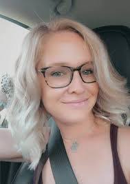 Shelly Cable's Instagram, Twitter & Facebook