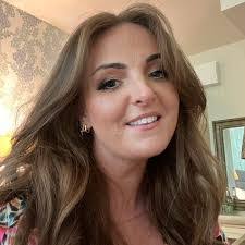 Ruth Ennis's Instagram, Twitter & Facebook