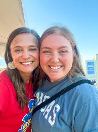 We're back with Jayhawk Walk! Meet Emma Saville, Executive Director of  Student Union Activities (SUA)! ❤💙 #JayhawkWalk #KUMU #SUA