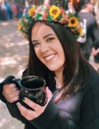 Rena Thorne's Instagram, Twitter & Facebook