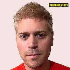 Lisa Conlan's Instagram, Twitter & Facebook