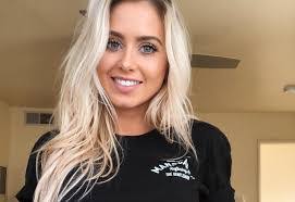 Alexa Dennis's Instagram, Twitter & Facebook