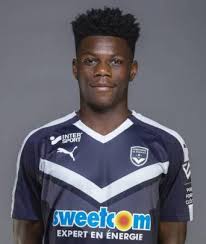 The player's height is 187cm | 6'1 and his weight is 81kg. Aurelien Tchouameni Spielerprofil Fussballdaten