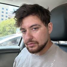 Mars Wright (@mars.wright)