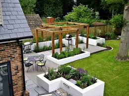 Pflanzkubel Aus Beton Im Garten Aus Beton Gardenlandscapedesignhowtobuild Garten Pflan Tradgardsarbete Baksida Landskapsdesign Utomhus