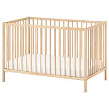 Mit einem wickeltisch oder einer wickelkommode ist der windelboxenstopp im handumdrehen erledigt und. Sniglar Babybett Buche 60x120 Cm Ikea Deutschland