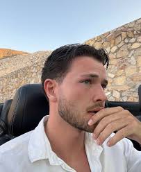 Jack Stapleton's Instagram, Twitter & Facebook