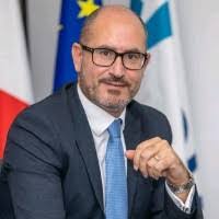 Peter Meli's Instagram, Twitter & Facebook