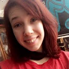 Ellie Pierce's Instagram, Twitter & Facebook