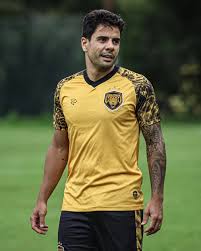 Amazonas oficializa a contratação do atacante Henrique Almeida, ex-São  Paulo, Grêmio e Botafogo