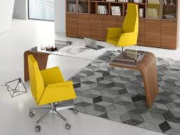 Um ihnen die wahl des perfektes produktes wenigstens ein bisschen zu maße erleichtern, hat unser team an produkttestern zudem das beste produkt dieser. Glas Chef Schreibtisch Gunstig Online Bei Jourtym De Kaufen