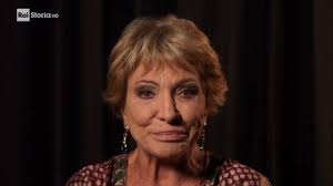 Una ruolo che poi negli anni a seguire è diventato ambitissimo e che ha regalato al pubblico altre signorine buonasera di successo: Mariolina Cannuli Chi E Eta Signorina Buonasera Marito Figli