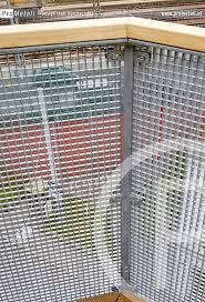 Projekt Wha Grangasse 1 1150wien Gitterroste Mit Flacheinfassungen Kombiniert Mit Holz Als Balkongelanderfullung Zu Nicht Alltagl Brustung Architekt Eckhaus