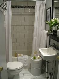 Cute Small Bathroom Would Use Other Tile But Like White Black Subway Tile On Walls Black White Bathroom Design Small Small Bathroom Tiny Bathrooms